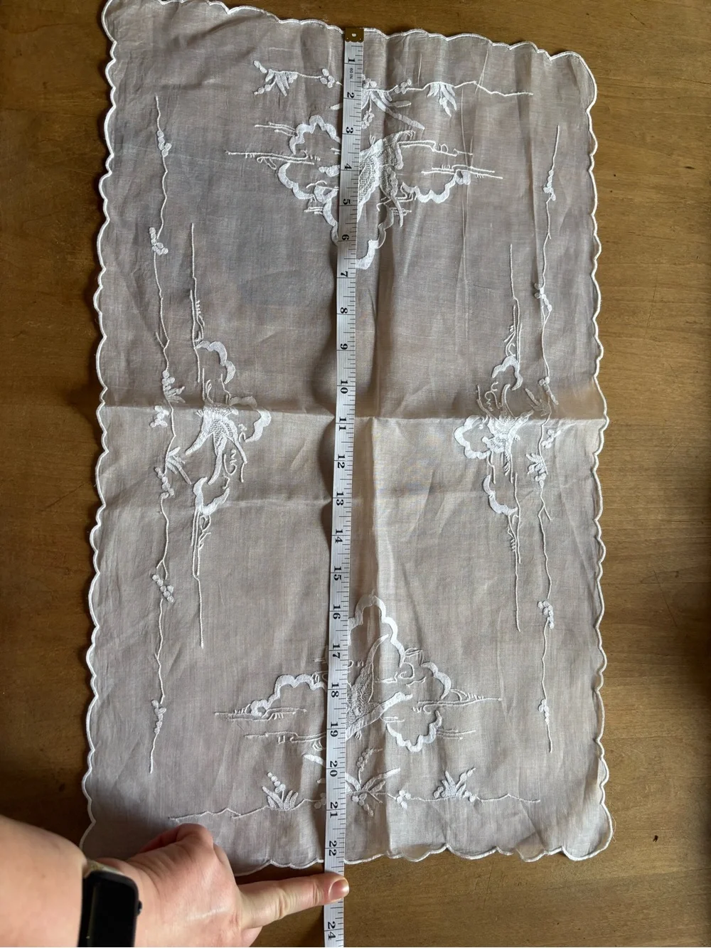 Vintage Hand-Embroidered Linen Table Runner Scalloped Edge Traditional Heritage